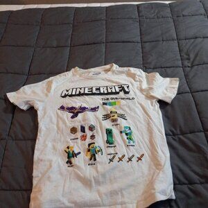 old navy minecraft t shirt boys size 10-12 (large)